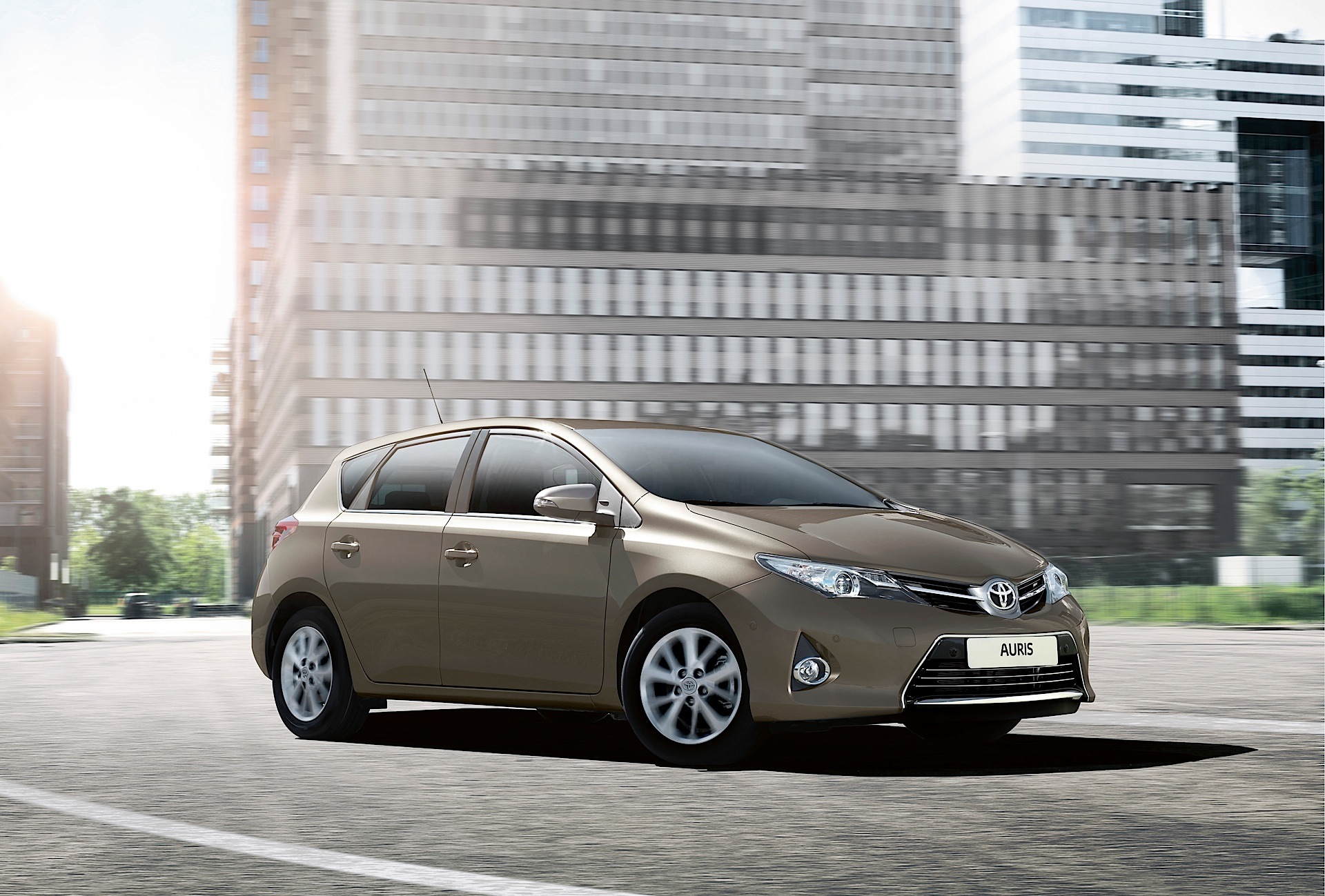 Toyota Auris 5 Doors photo 7