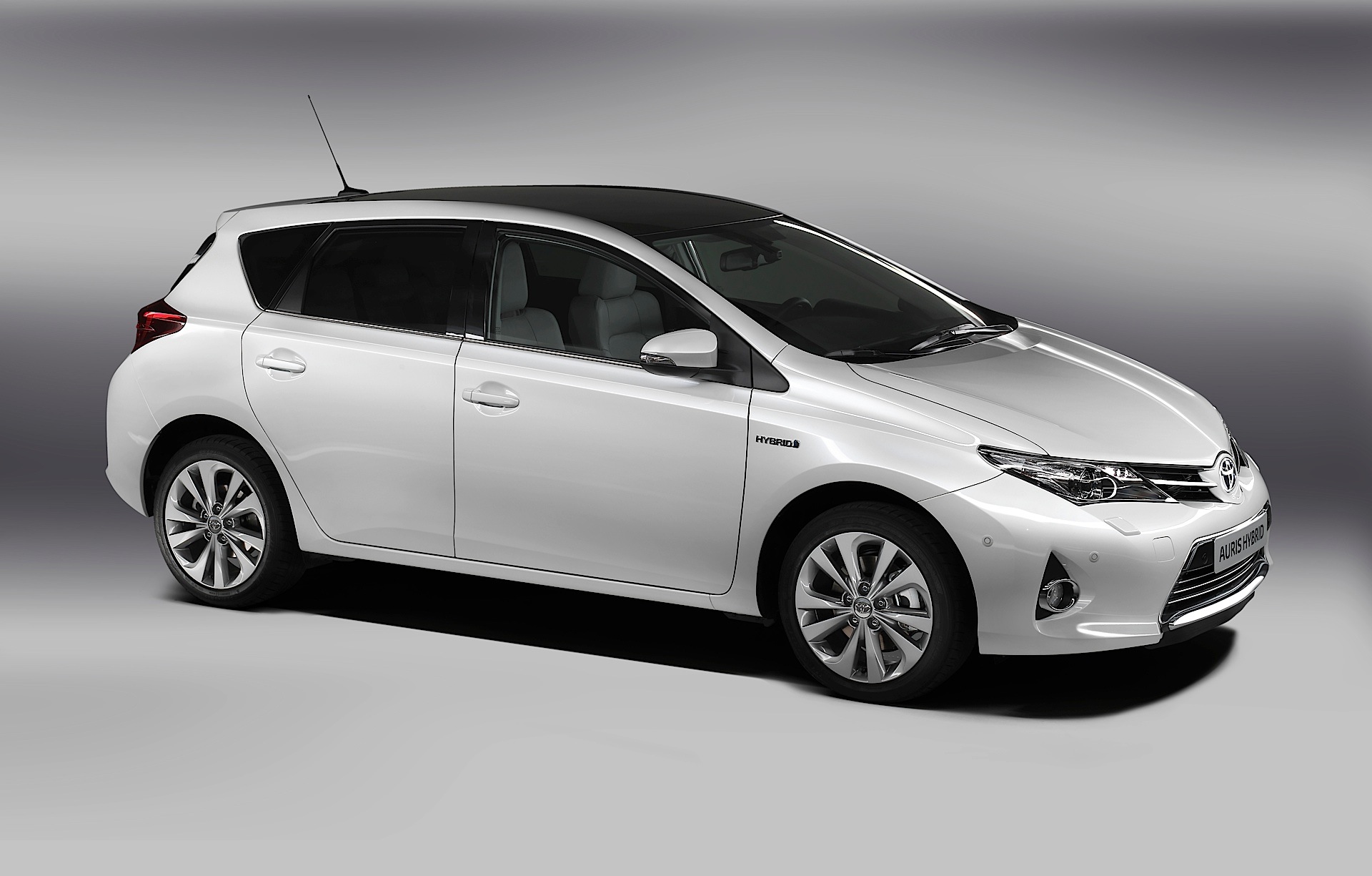 Toyota Auris 5 Doors photo 12