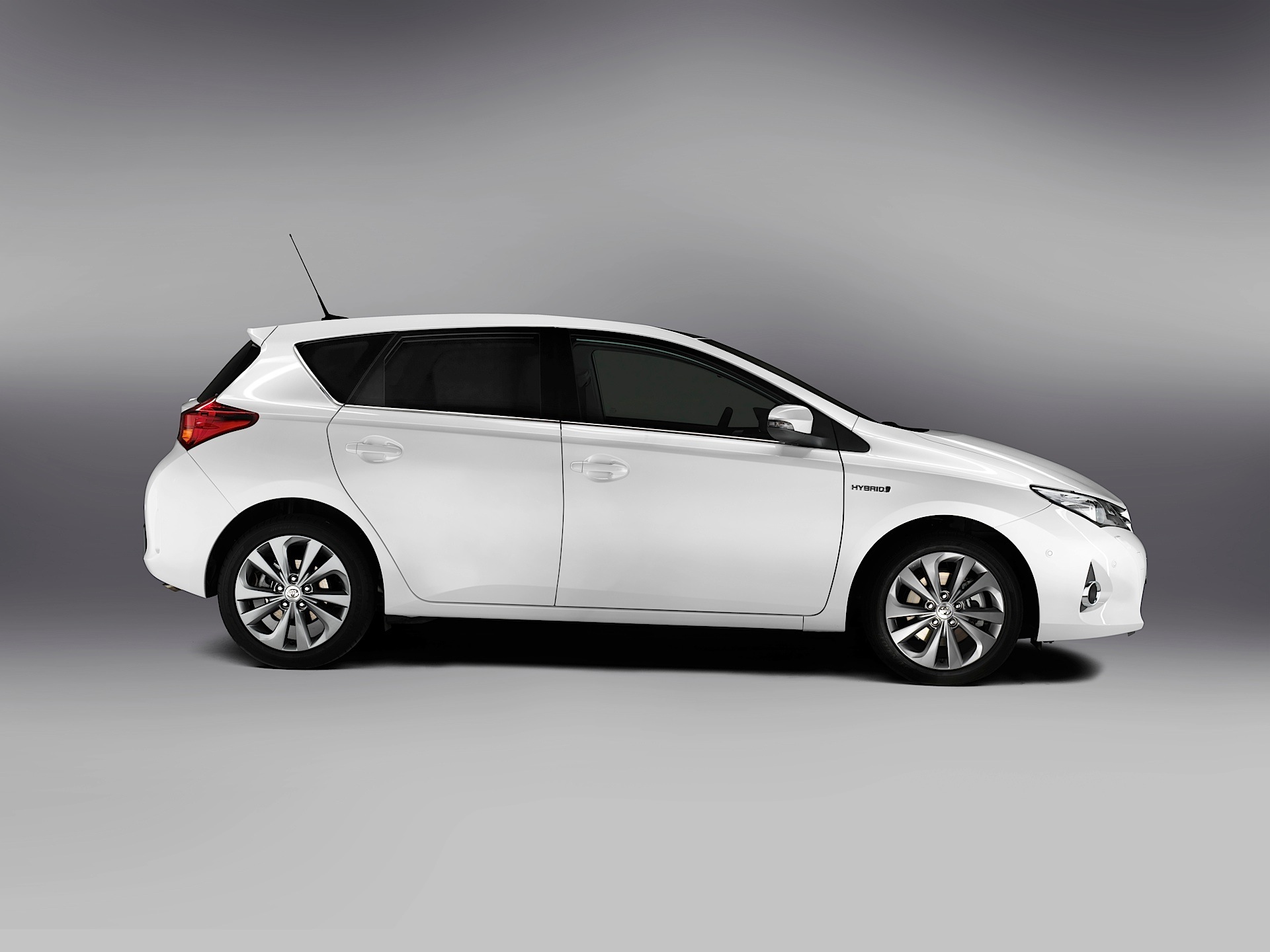 Toyota Auris 5 Doors photo 13