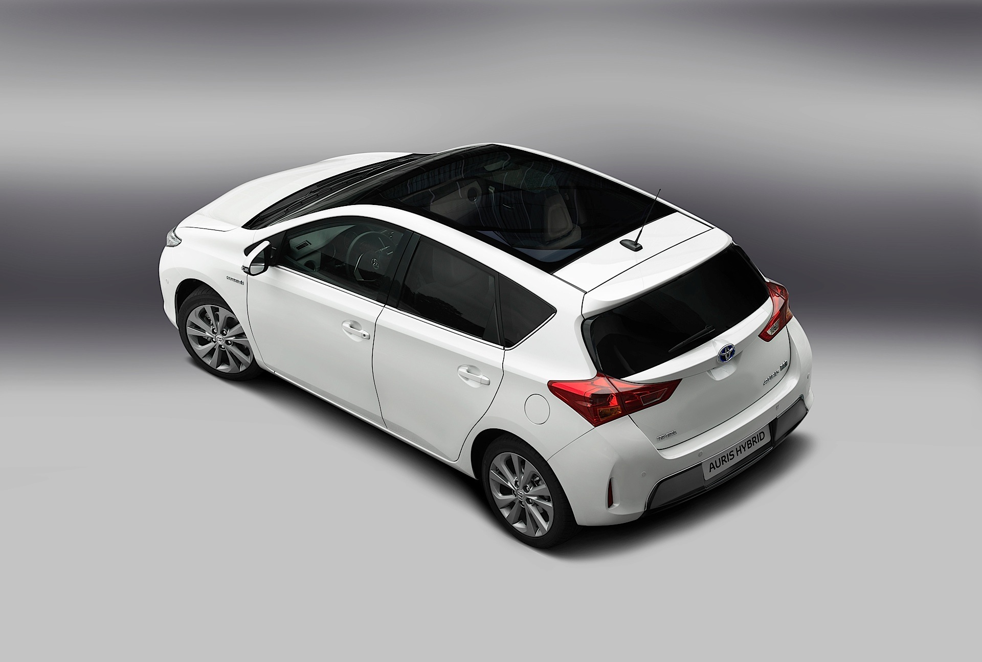Toyota Auris 5 Doors photo 15