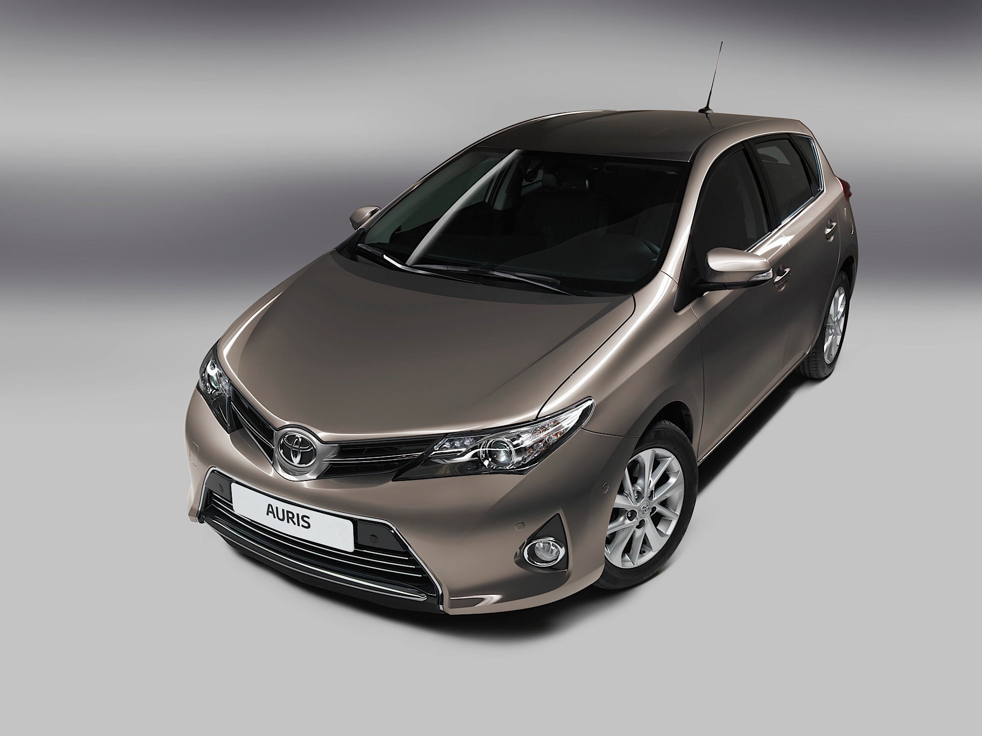 Toyota Auris 5 Doors photo 3