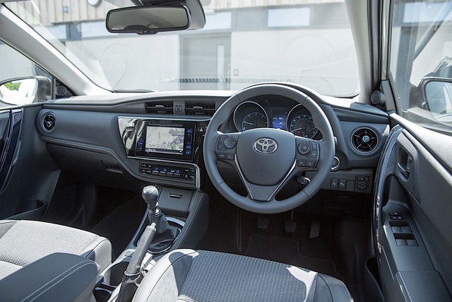 Toyota Auris 5 Doors photo 39