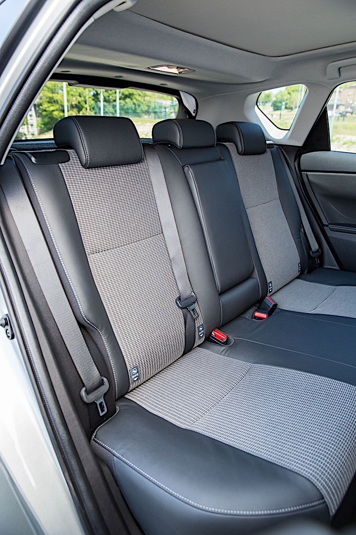 Toyota Auris 5 Doors photo 49