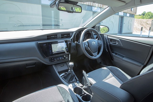 Toyota Auris 5 Doors photo 40
