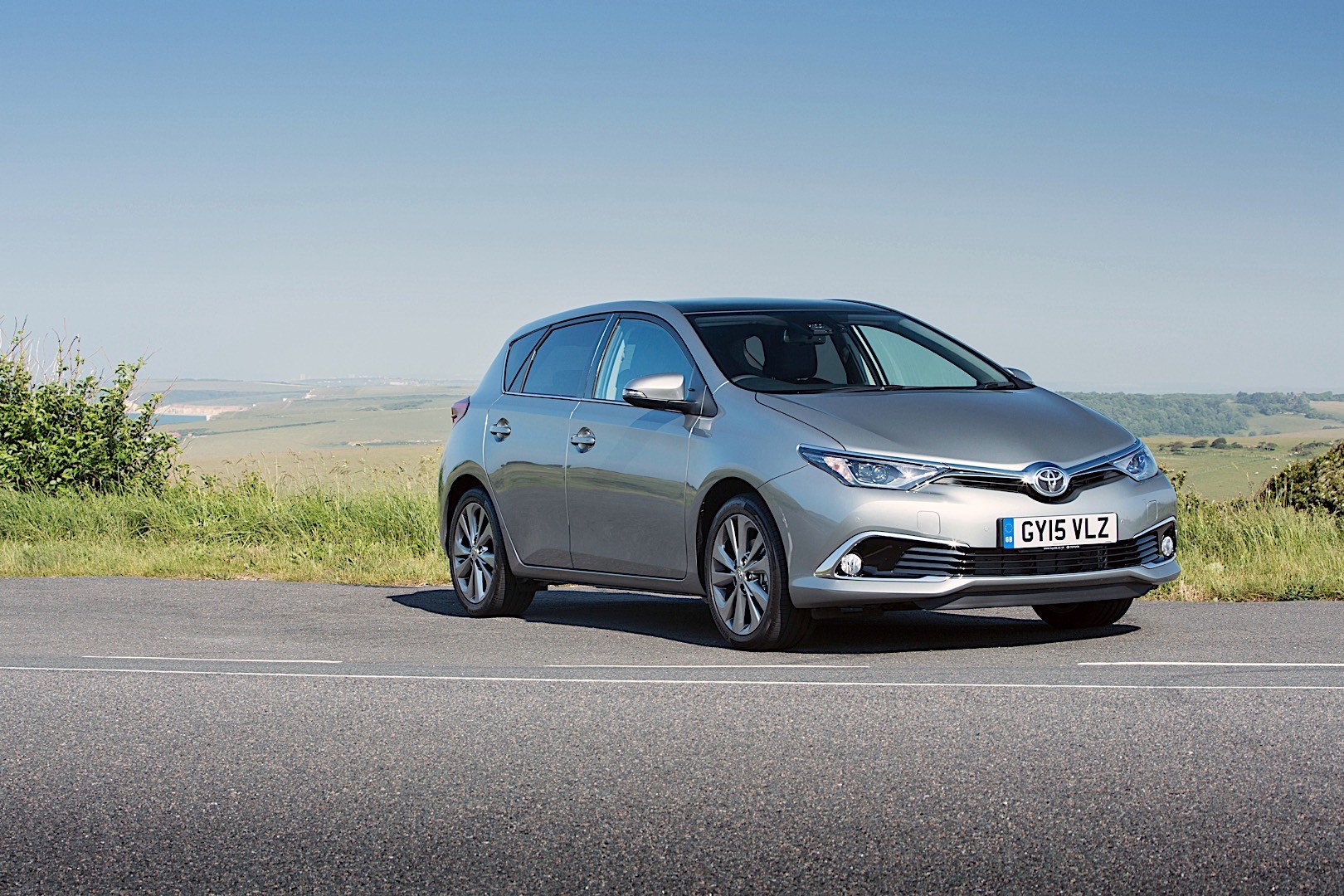 Toyota Auris 5 Doors photo 9