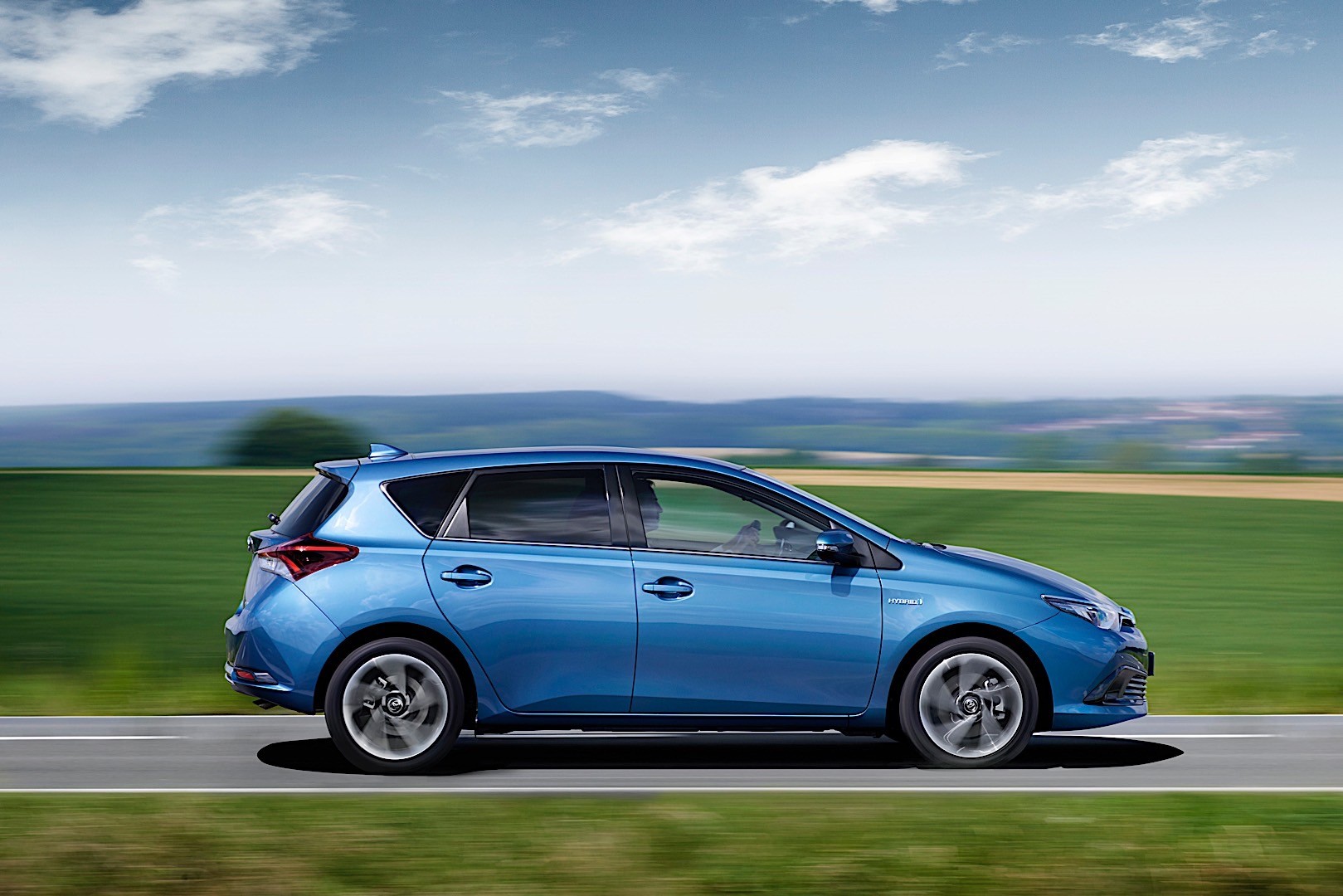 Toyota Auris 5 Doors photo 14