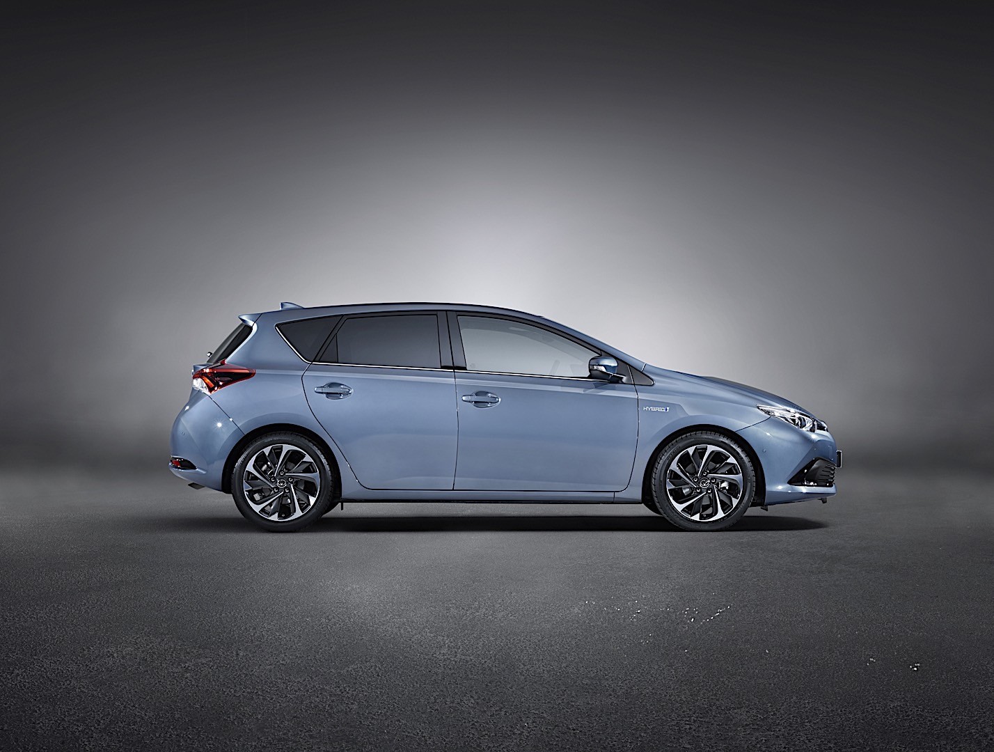 Toyota Auris 5 Doors photo 15