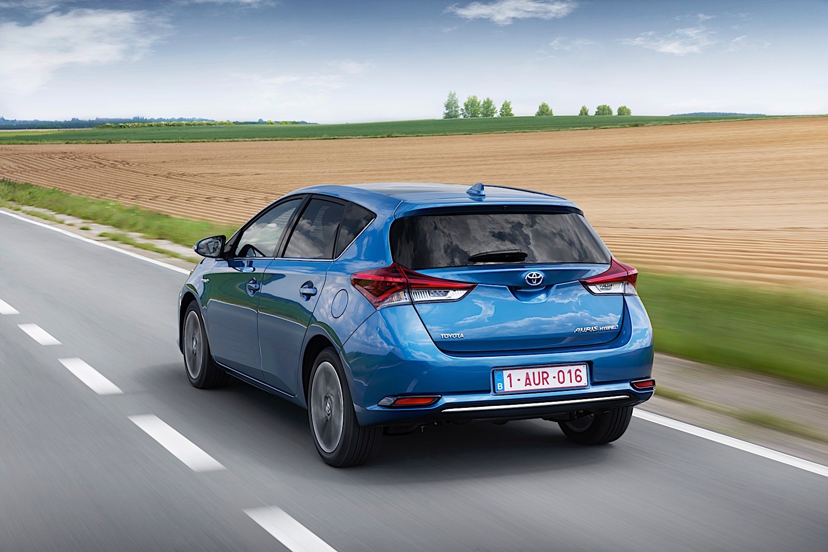 Toyota Auris 5 Doors photo 21