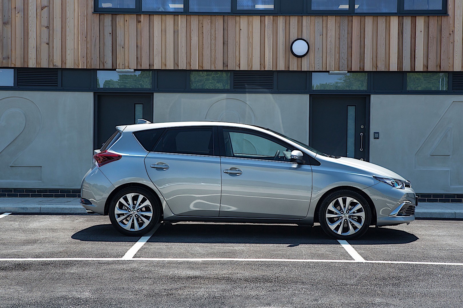 Toyota Auris 5 Doors photo 26