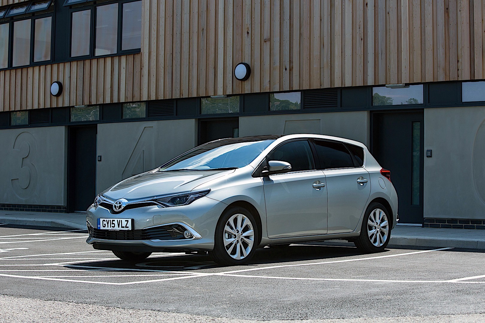 Toyota Auris 5 Doors photo 38