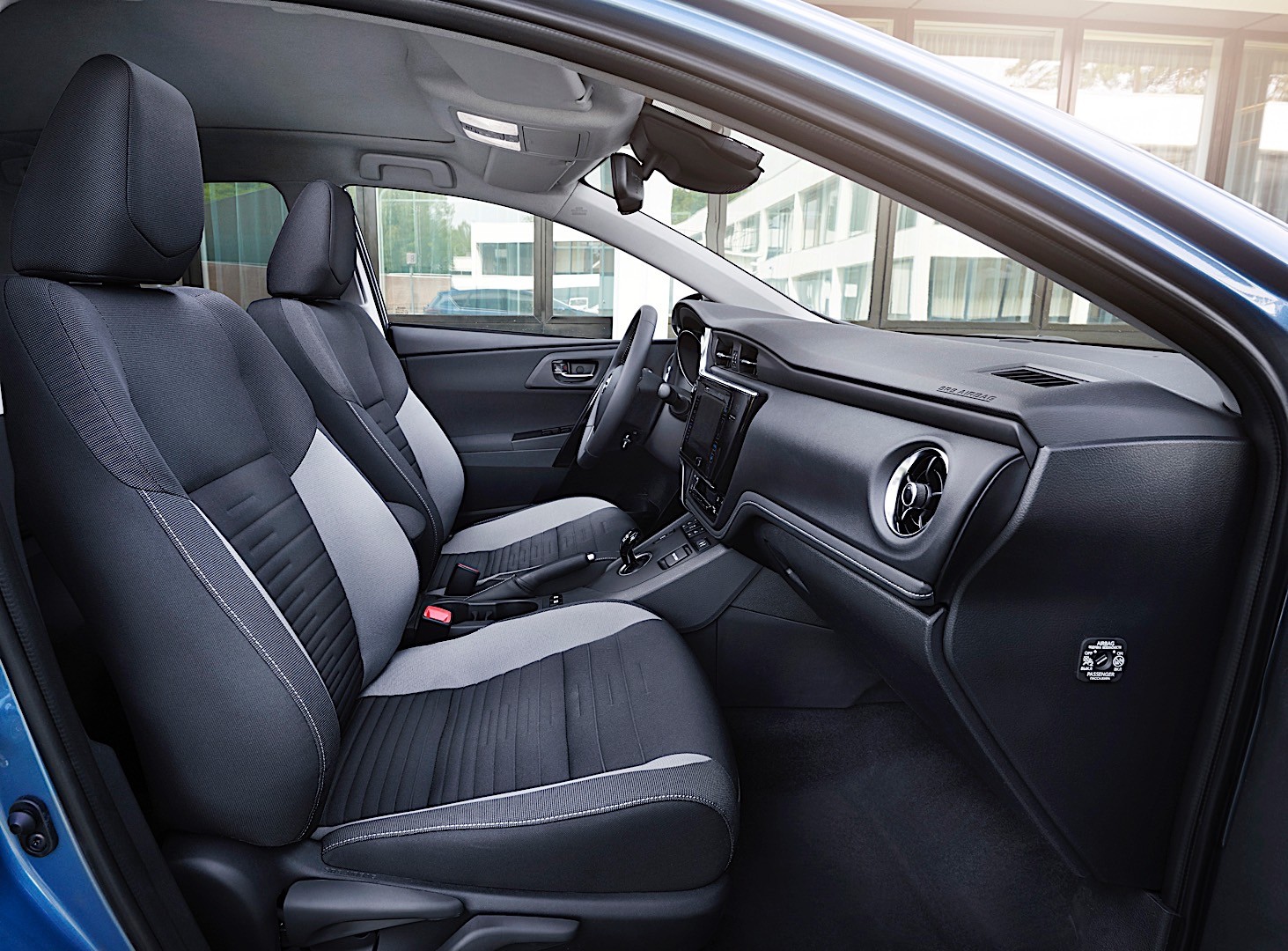 Toyota Auris 5 Doors photo 47