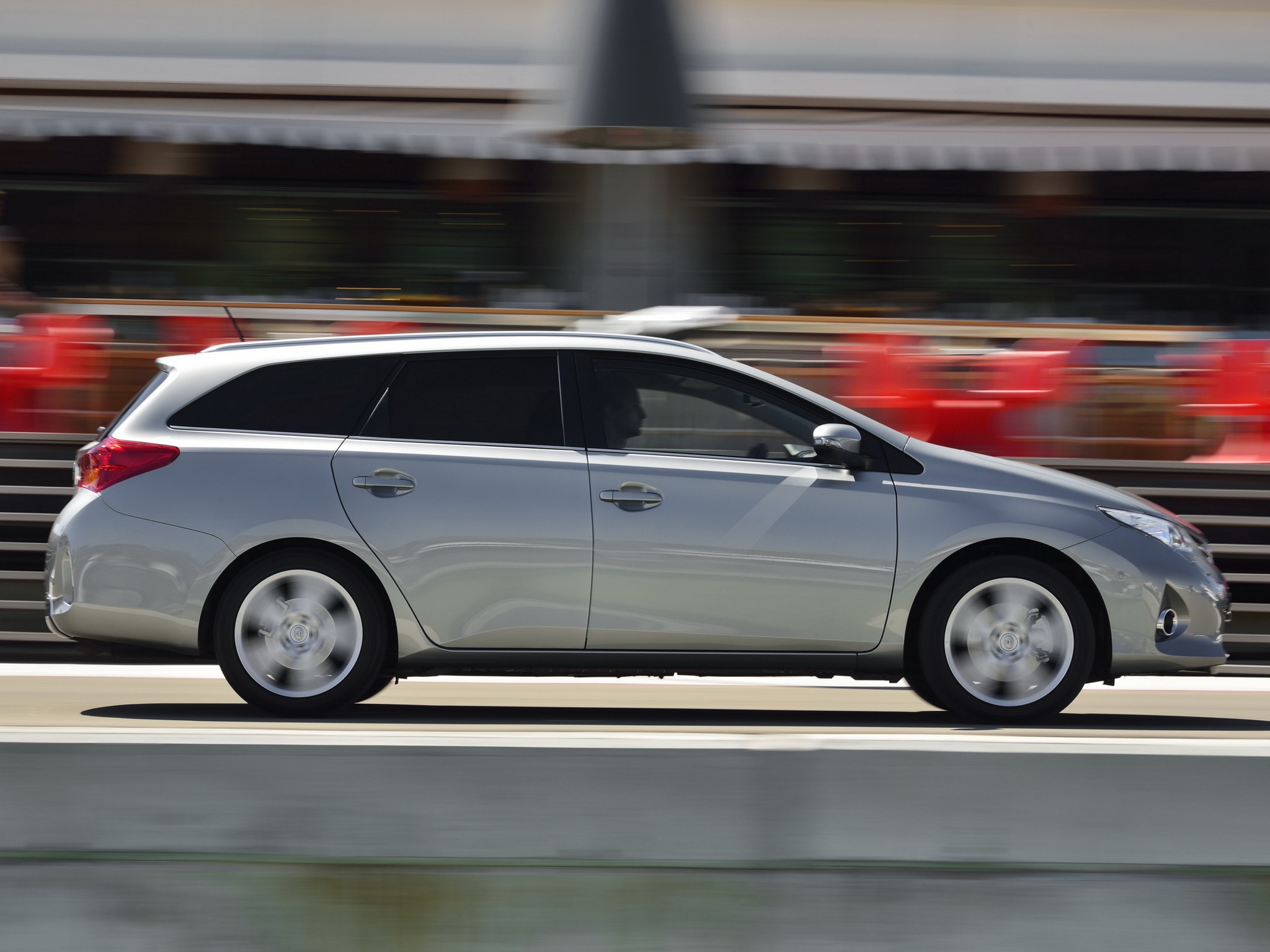 Toyota Auris Touring photo 21
