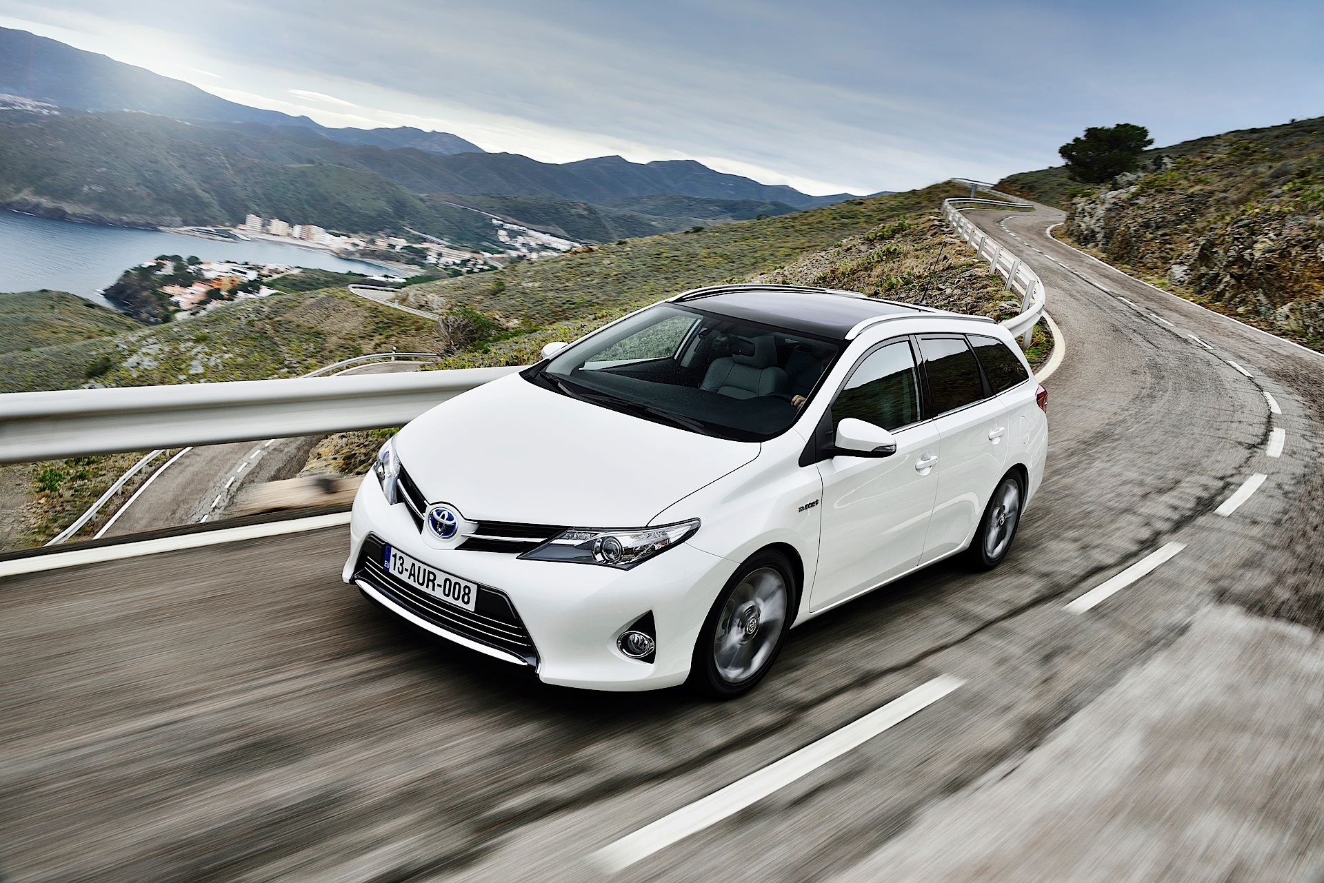 Toyota Auris Touring photo 10