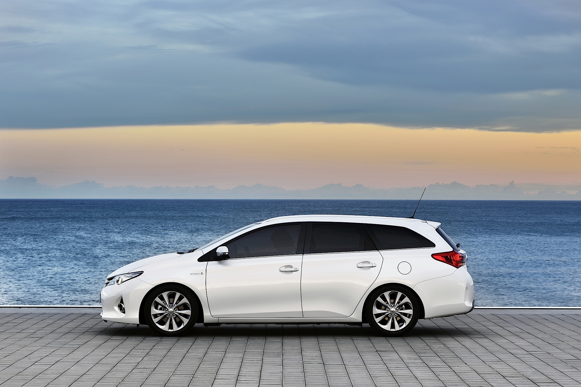 Toyota Auris Touring photo 11