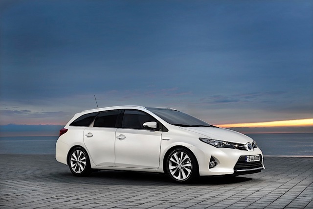 Toyota Auris Touring photo 12