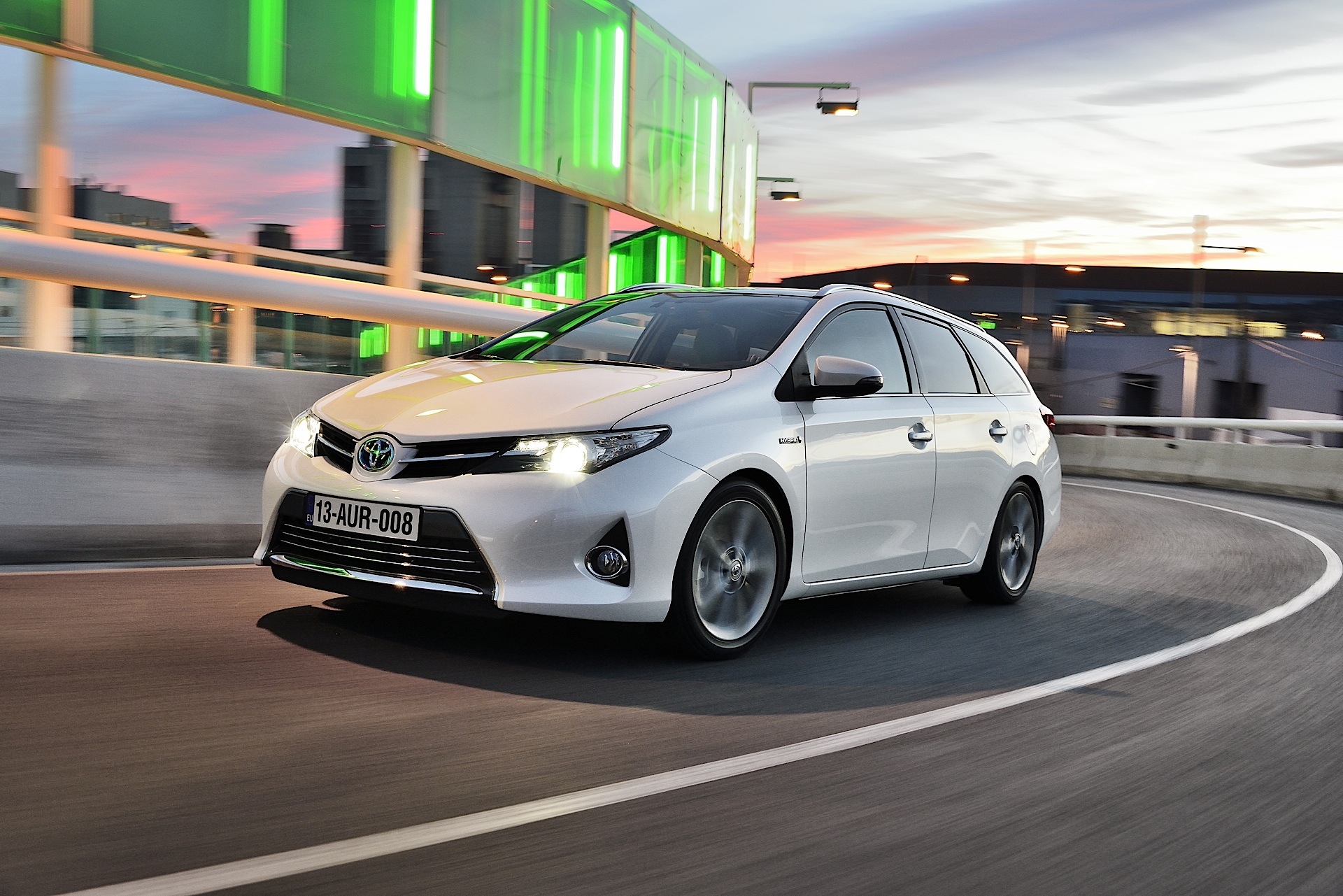 Toyota Auris Touring photo 8