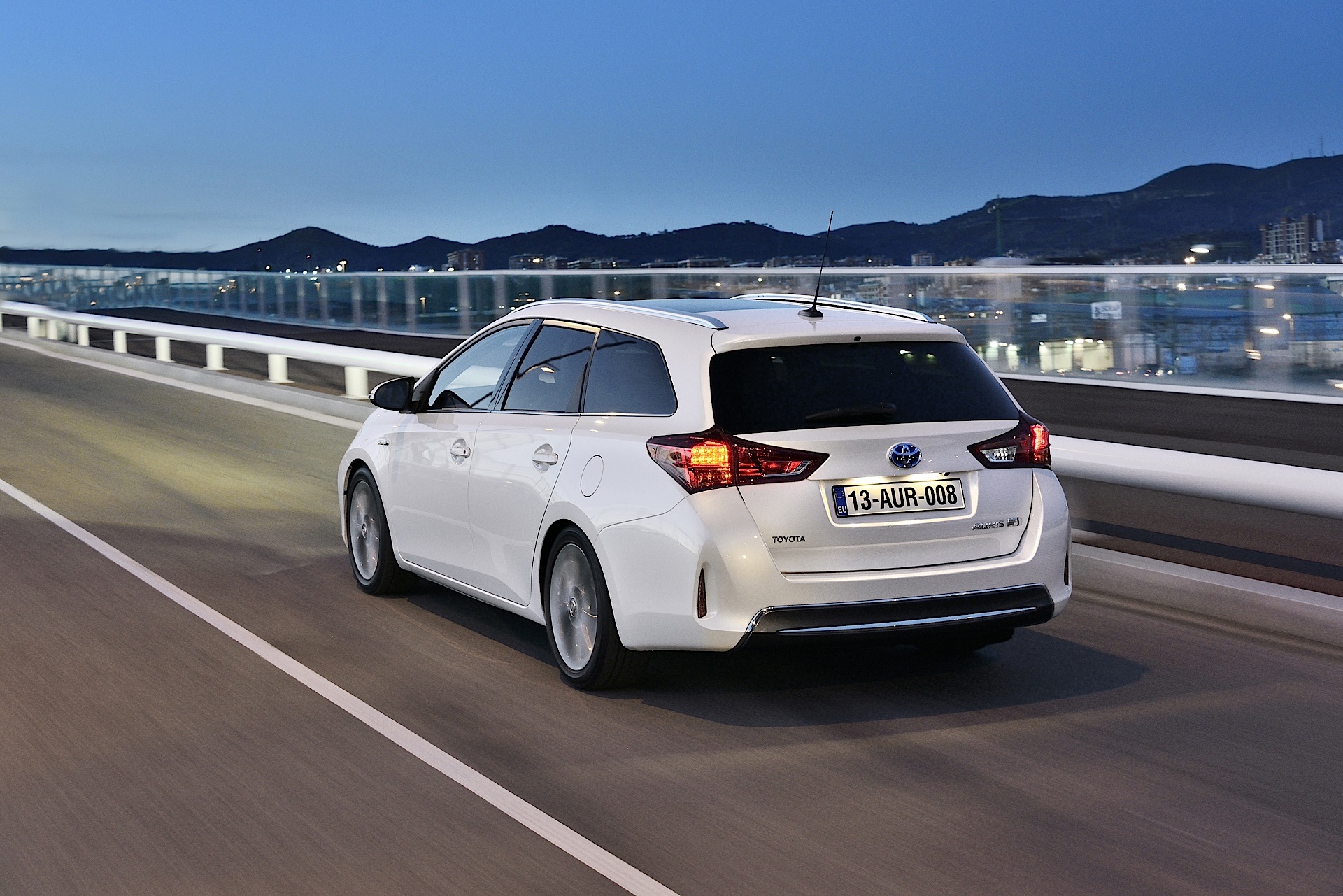 Toyota Auris Touring photo 9