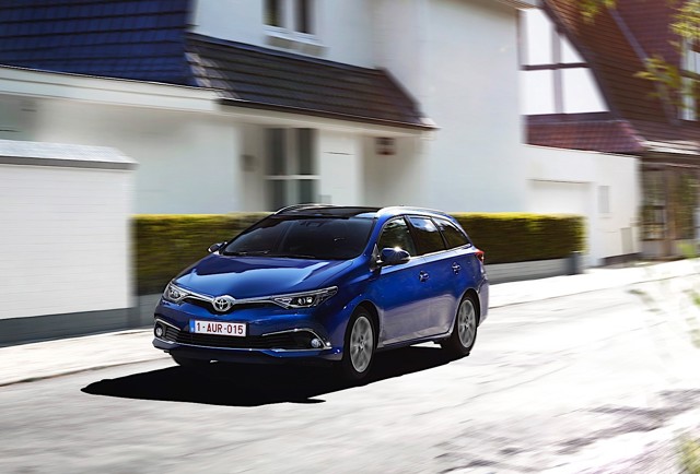 Toyota Auris Touring Foto 18