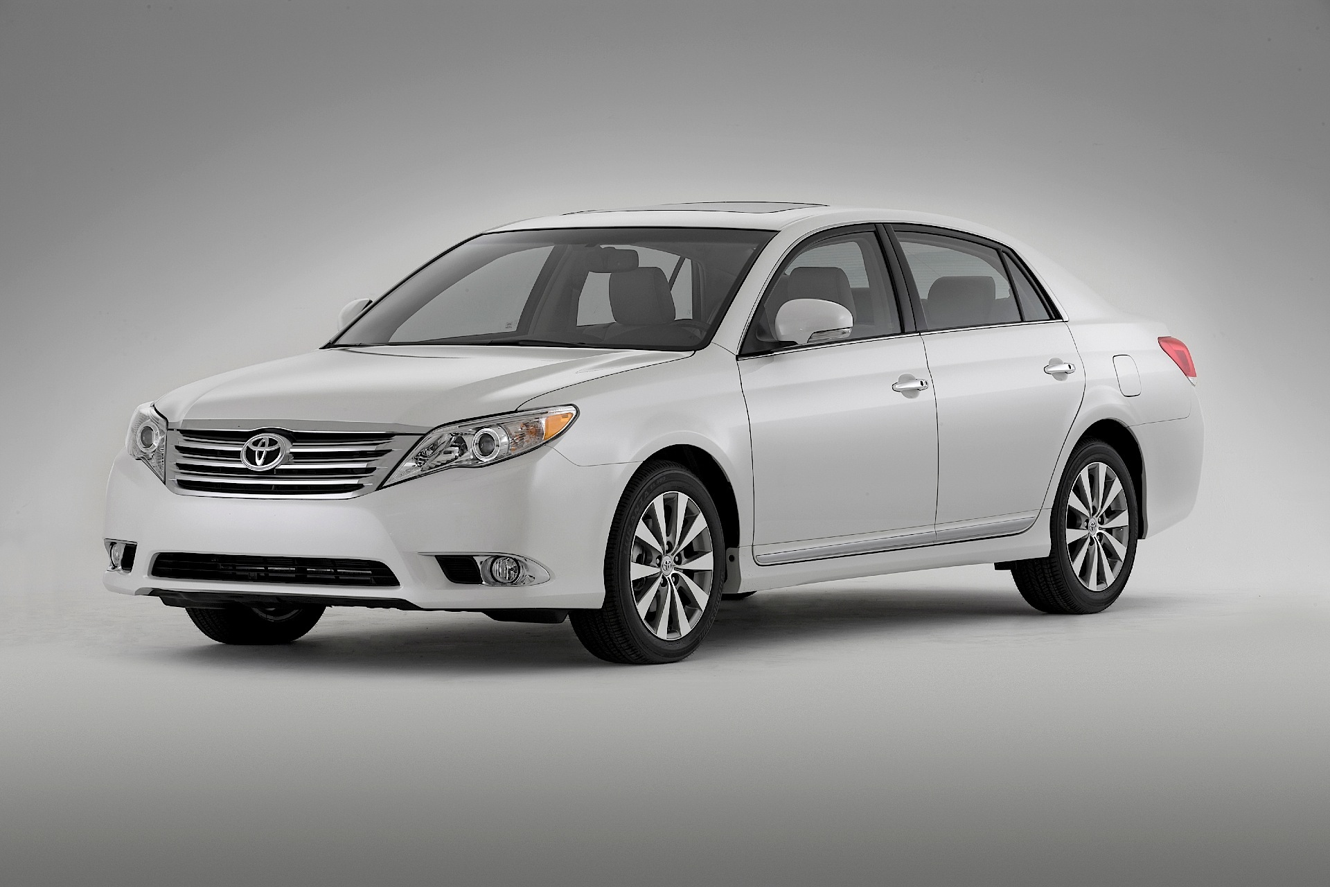 Toyota Avalon photo 8