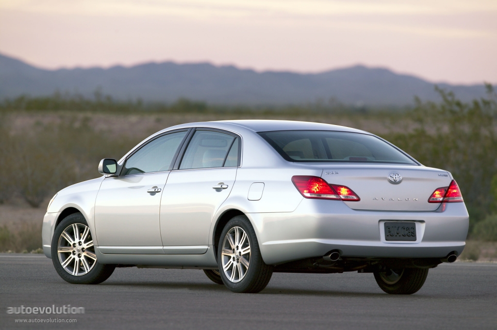 Toyota Avalon photo 2