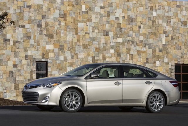 Toyota Avalon photo 2