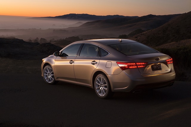 Toyota Avalon photo 4