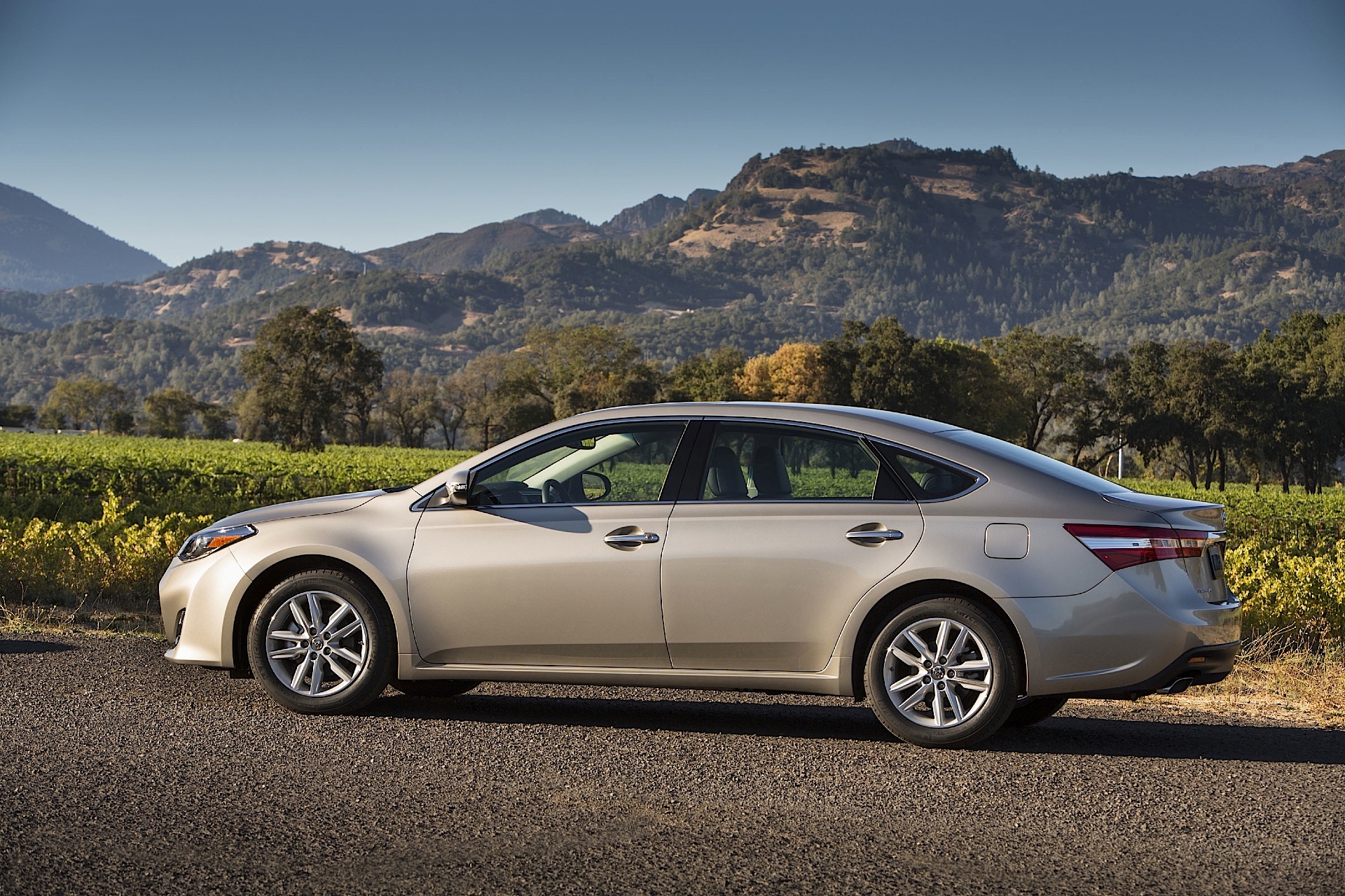 Toyota Avalon photo 9