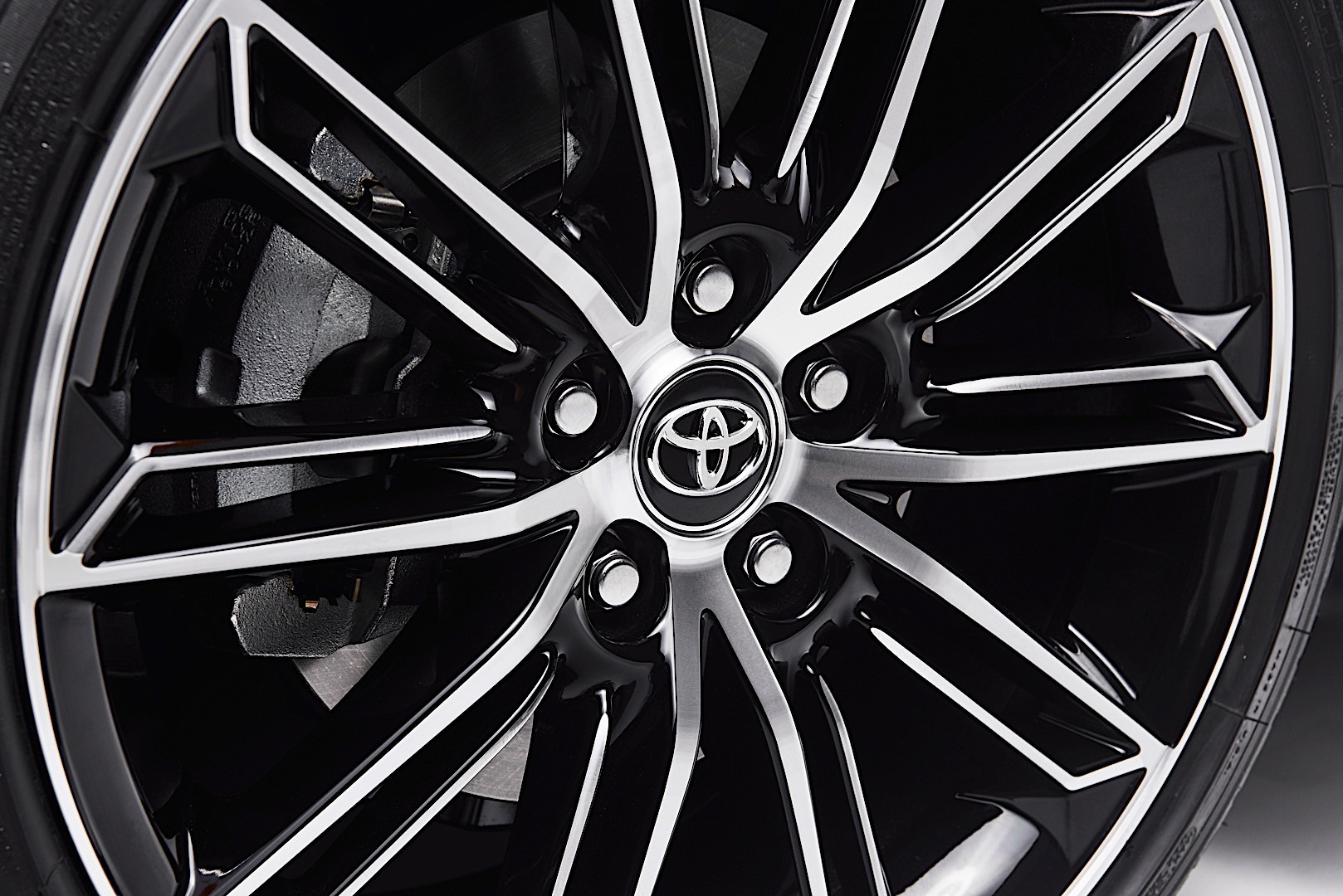 Toyota Avalon photo 9