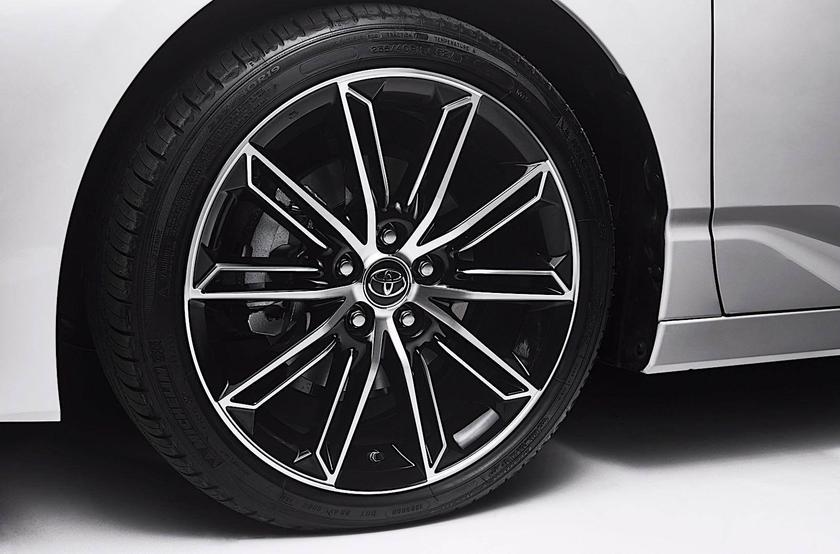 Toyota Avalon photo 29