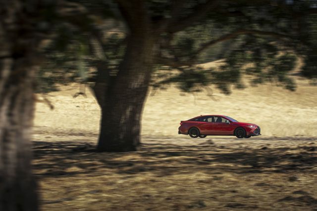 Toyota Avalon photo 3