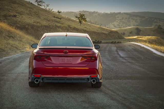 Toyota Avalon photo 8