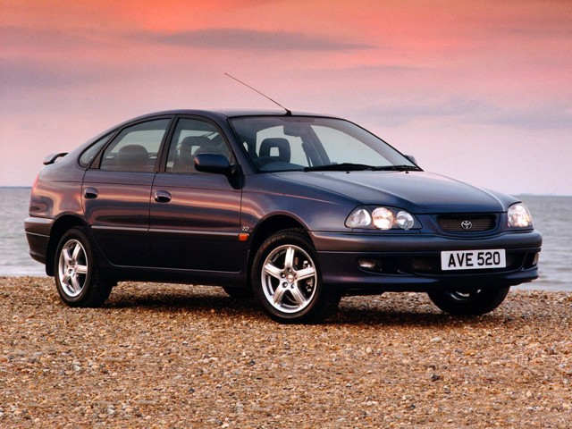 Toyota Avensis Liftback photo 12