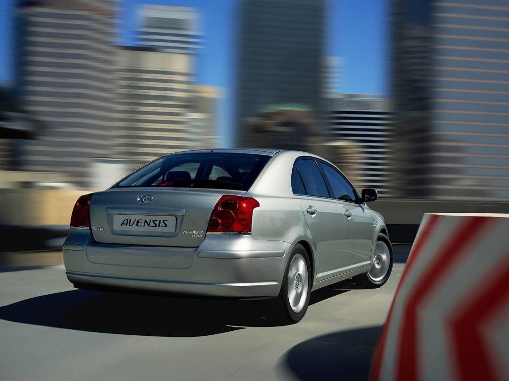 Toyota Avensis Liftback photo 6