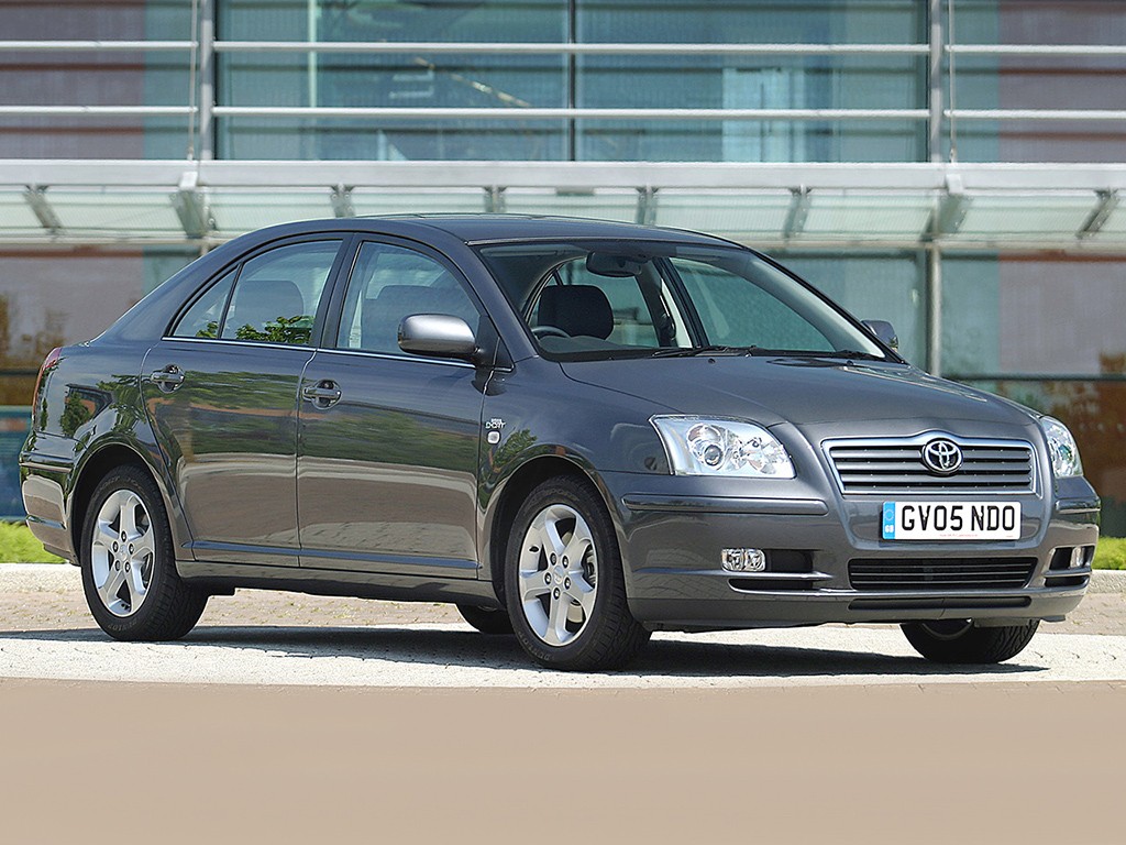 Toyota Avensis Liftback photo 16