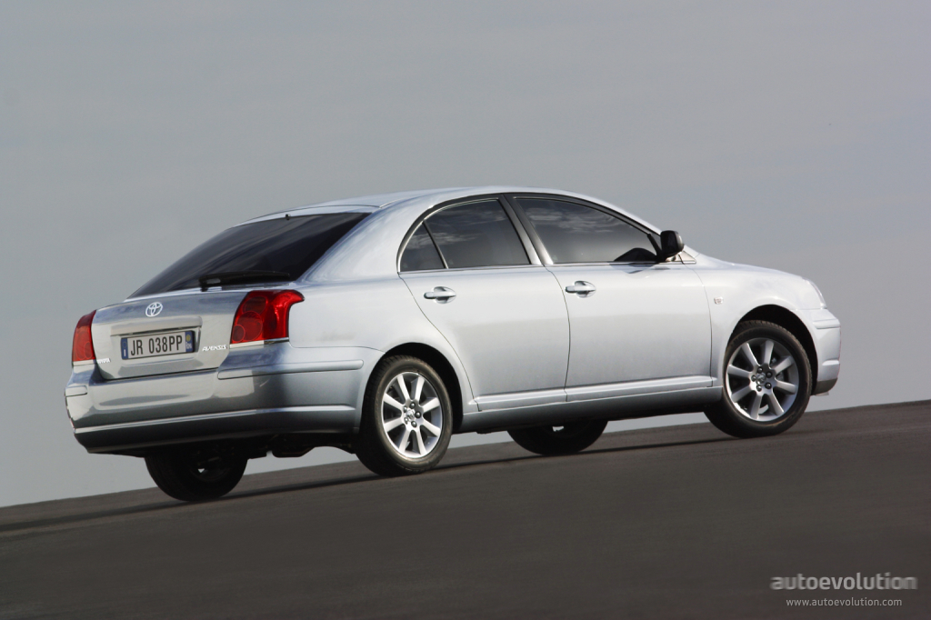 TOYOTA Avensis Liftback