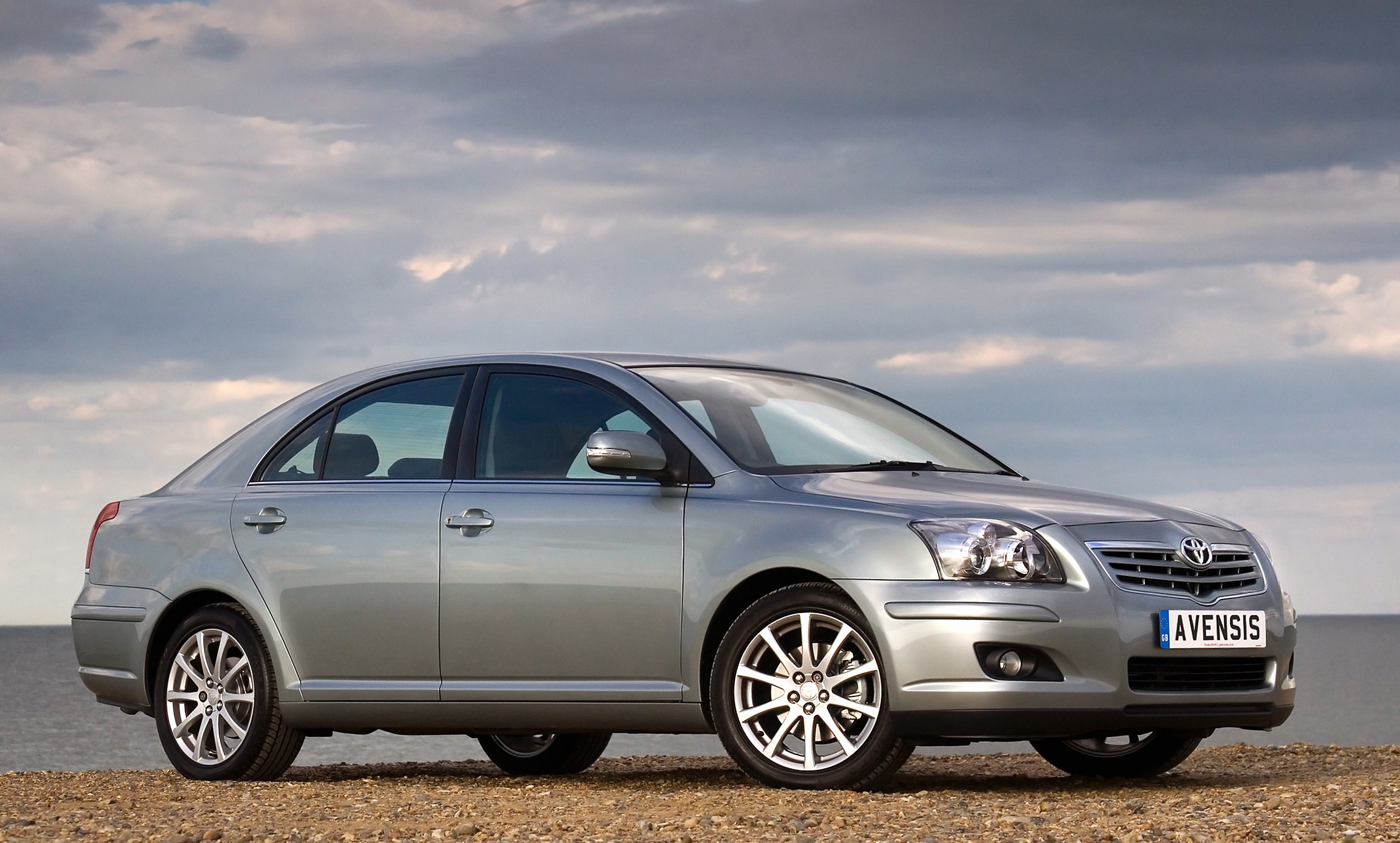 Toyota Avensis Liftback photo 6