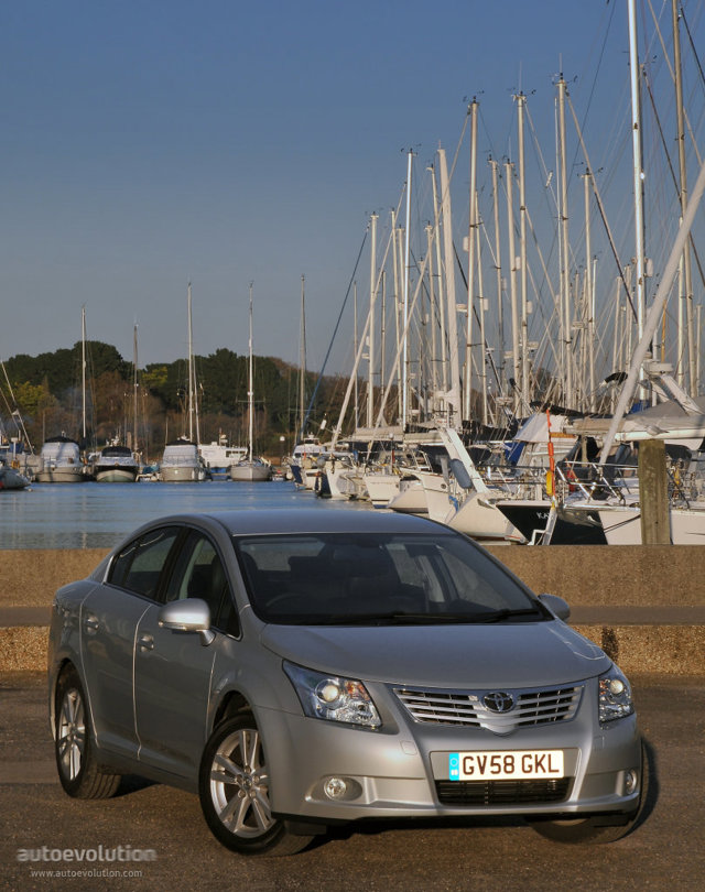 Toyota Avensis Liftback photo 10