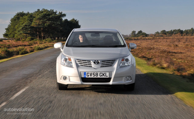 Toyota Avensis Liftback photo 18
