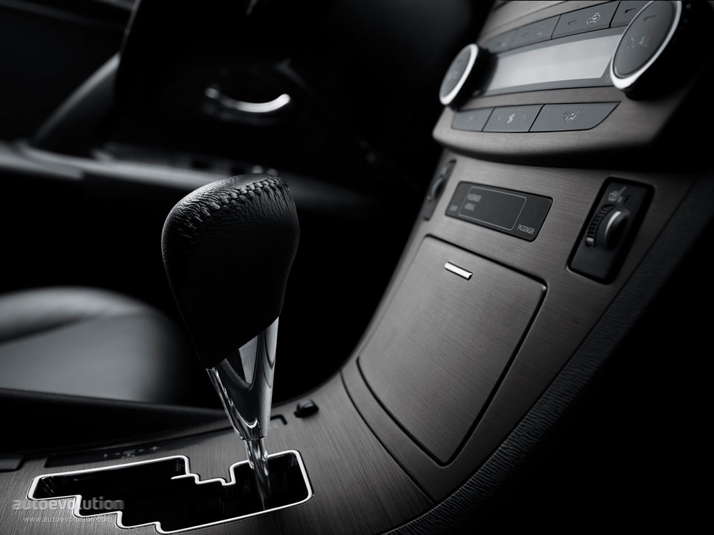 Toyota Avensis Liftback photo 24