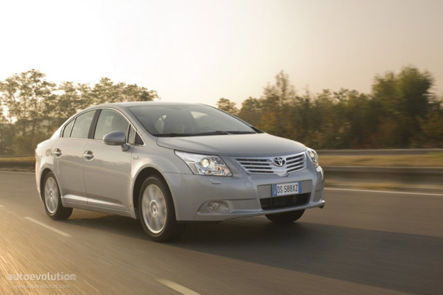 Toyota Avensis Liftback photo 5