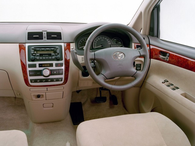 Toyota Avensis Verso photo 41