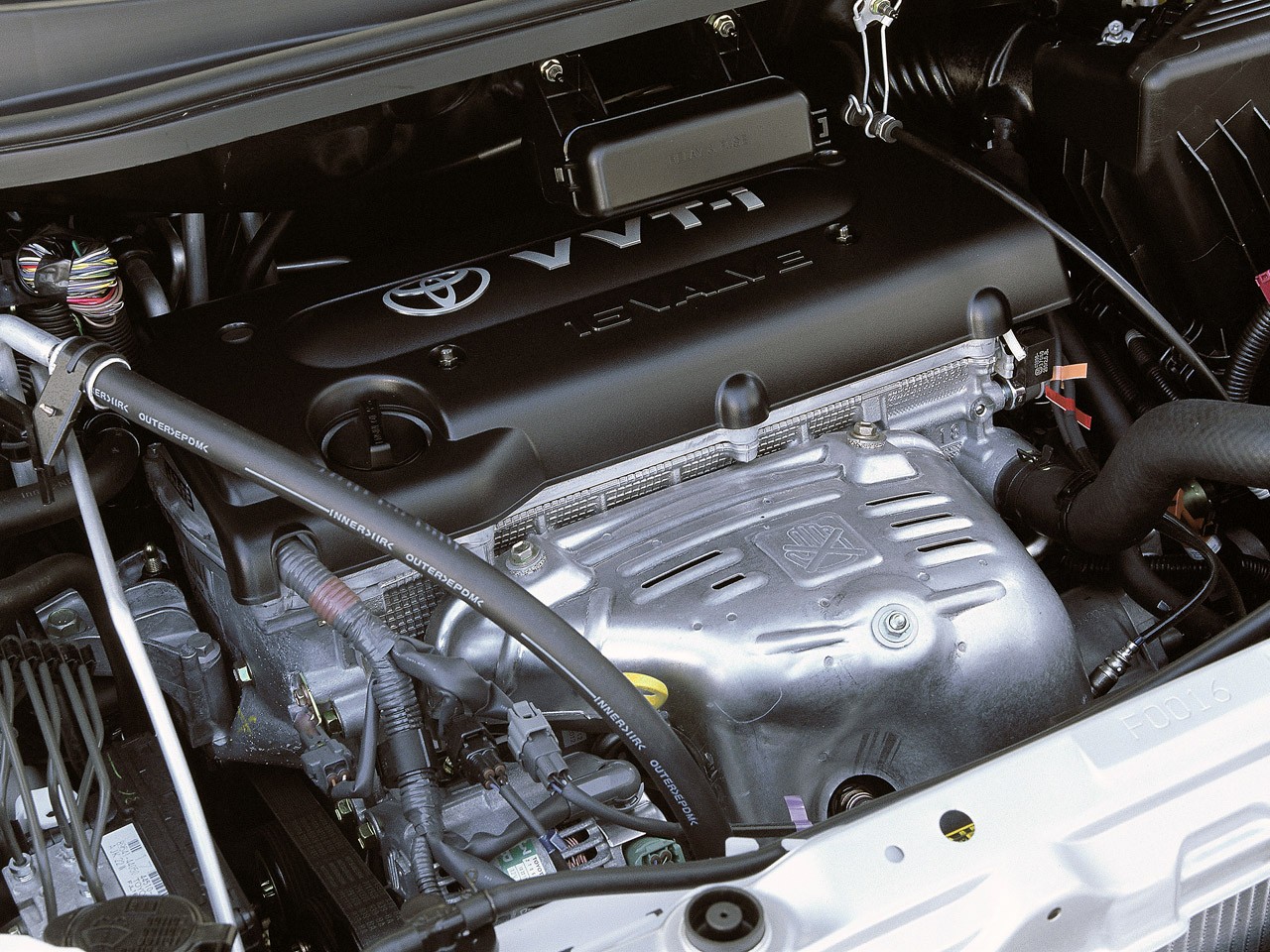 Toyota Avensis Verso photo 45