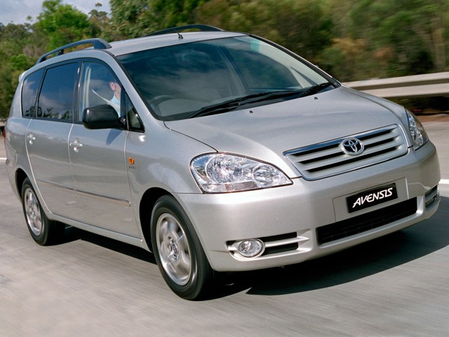 Toyota Avensis Verso photo 14