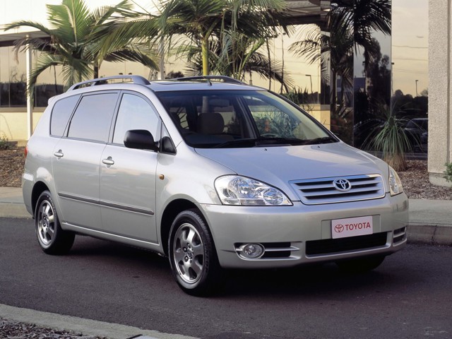 Toyota Avensis Verso photo 19