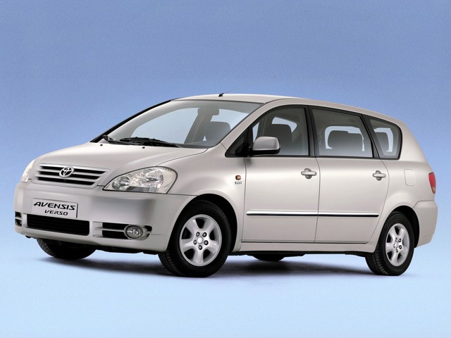 Toyota Avensis Verso photo 37