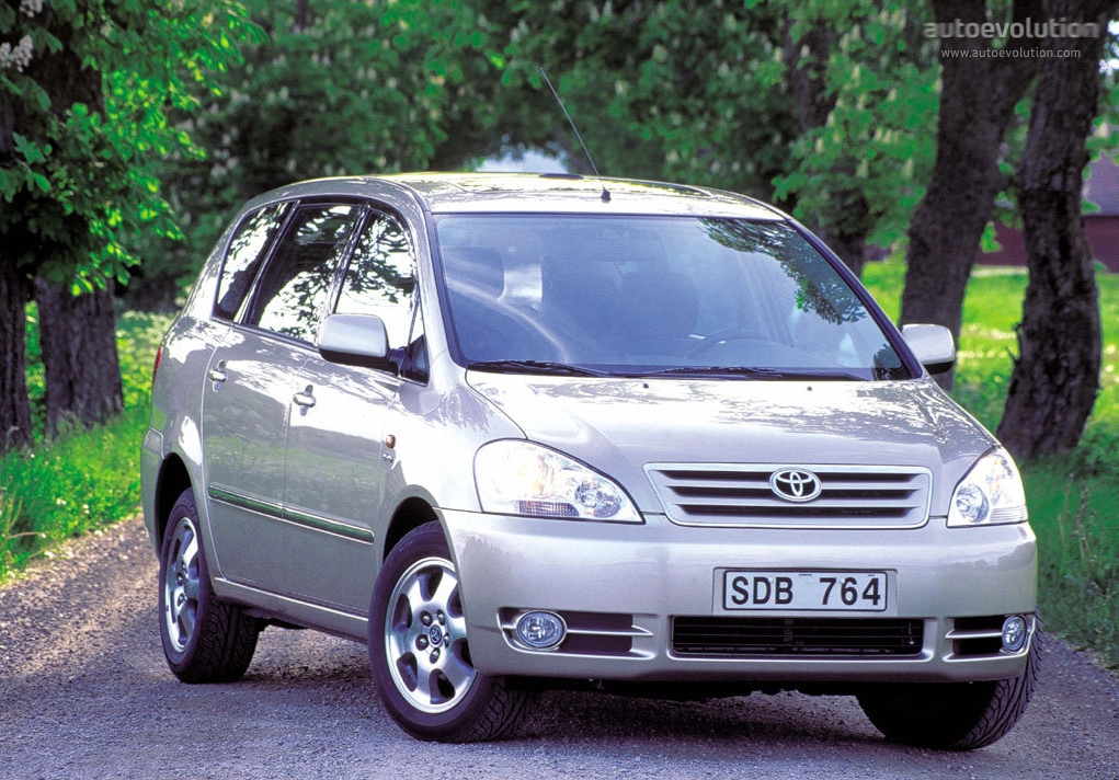 TOYOTA Avensis Verso