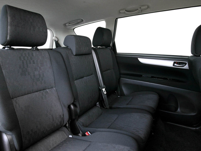 Toyota Avensis Verso foto 47