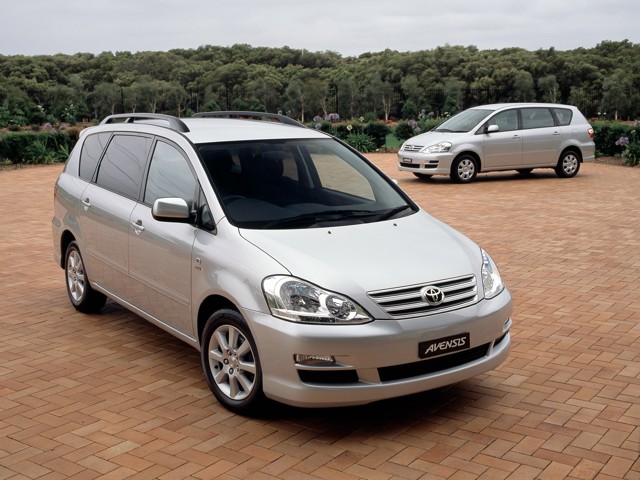 Toyota Avensis Verso foto 13