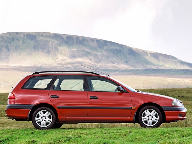 Toyota Avensis Wagon foto 13
