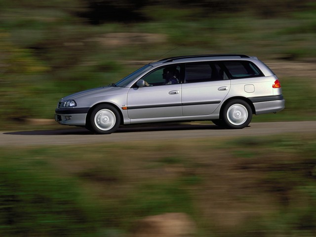 Toyota Avensis Wagon foto 16